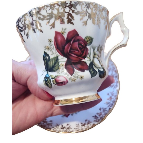WINDSOR SIGNED & NUMBERED Bone China Teacup & Saucer Roses Gold Gilded England - Picture 4 of 9